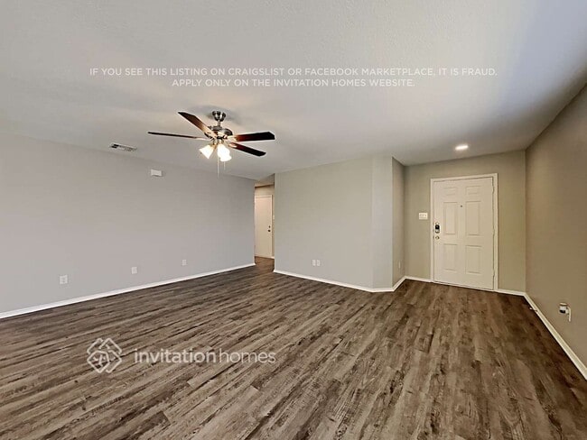 Photo - 728 Redwing Dr