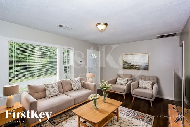 Photo - 1367 Blanche Dr SE