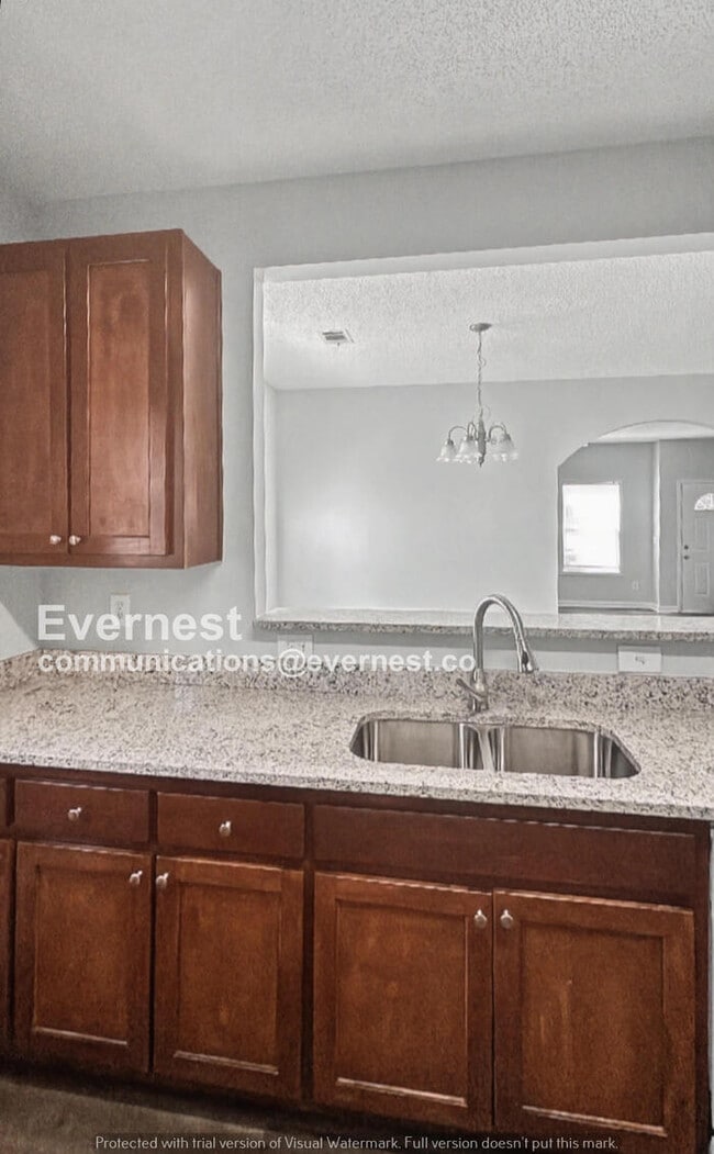 Building Photo - 8628 Thomas Ln