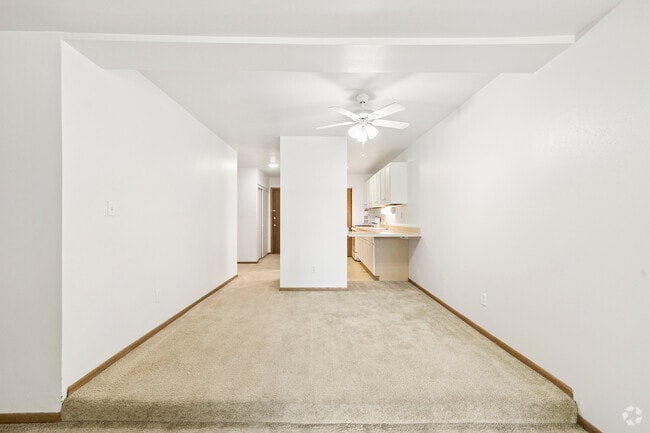 2BR, 1BA - 997SF - Dining Room