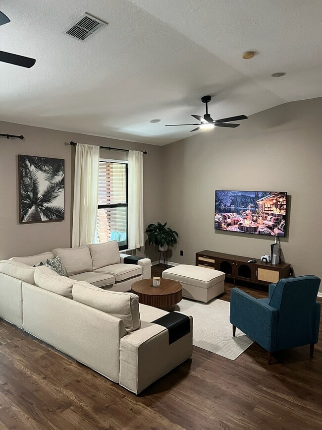 Photo - 7575 Meadow Lakes Dr