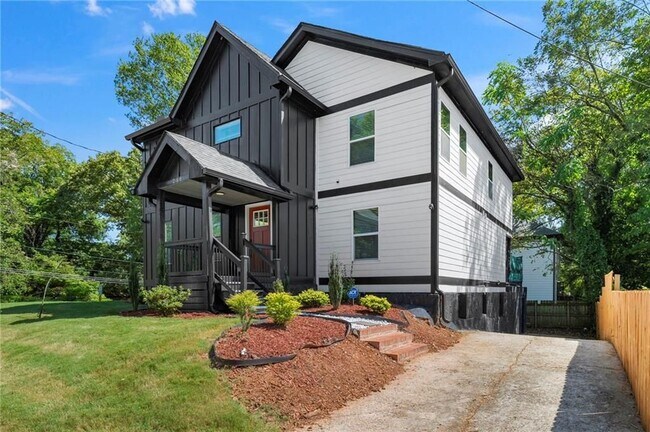 Photo - 298 Roy St SW