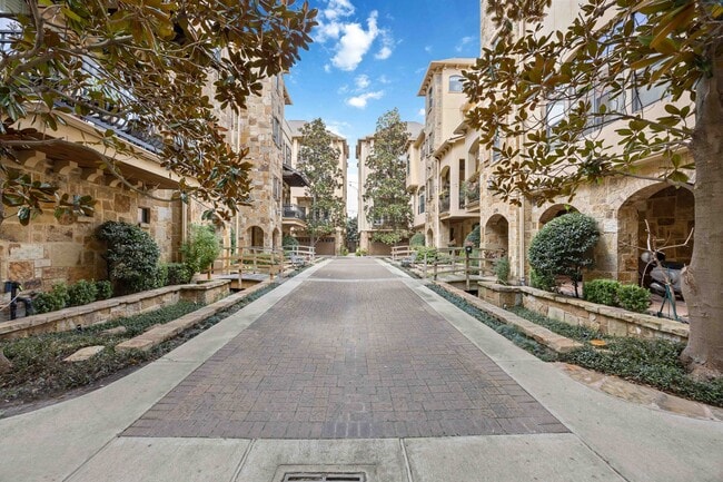 Photo - Balconies of Bomar