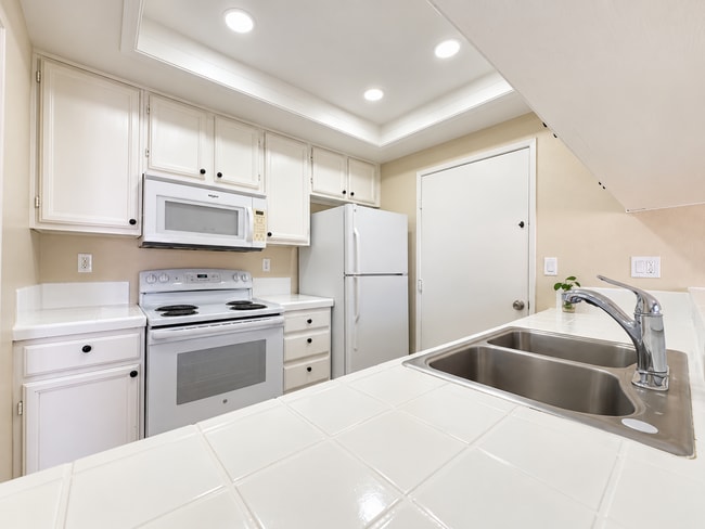 2619 Village Ct
