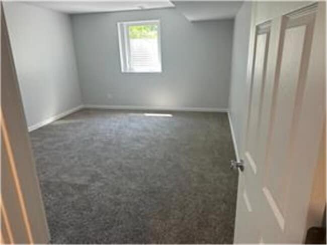 Photo - 468 Thomas Ave W