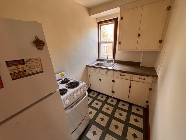 Photo - 916 Milwaukee Ave