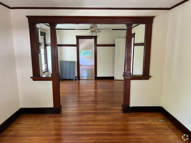 Building Photo - 10 Pine Ridge Rd Unit 1 Rental