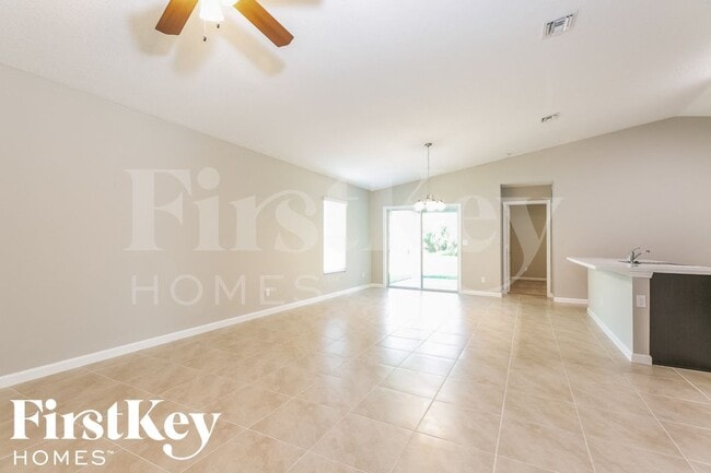 Photo - 1133 SW Eleuthera Ave