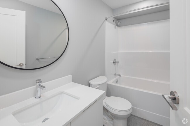 2BR, 2BA - 798SF
