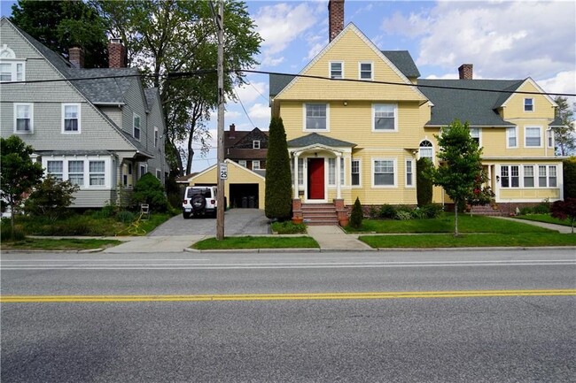 Photo - 1358 Narragansett Blvd