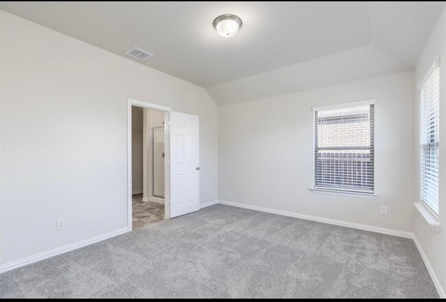 Photo - 428 Edward Rd