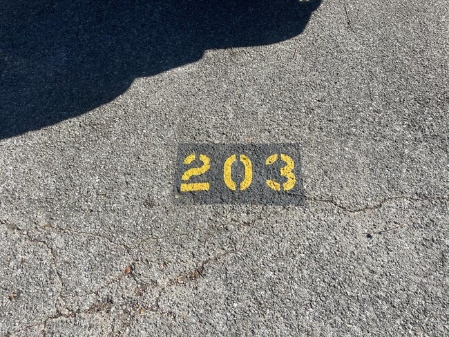 Photo - 400 W 35th St Unidad 203