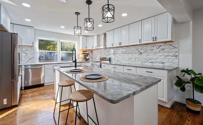 Photo - 5584 Morning St