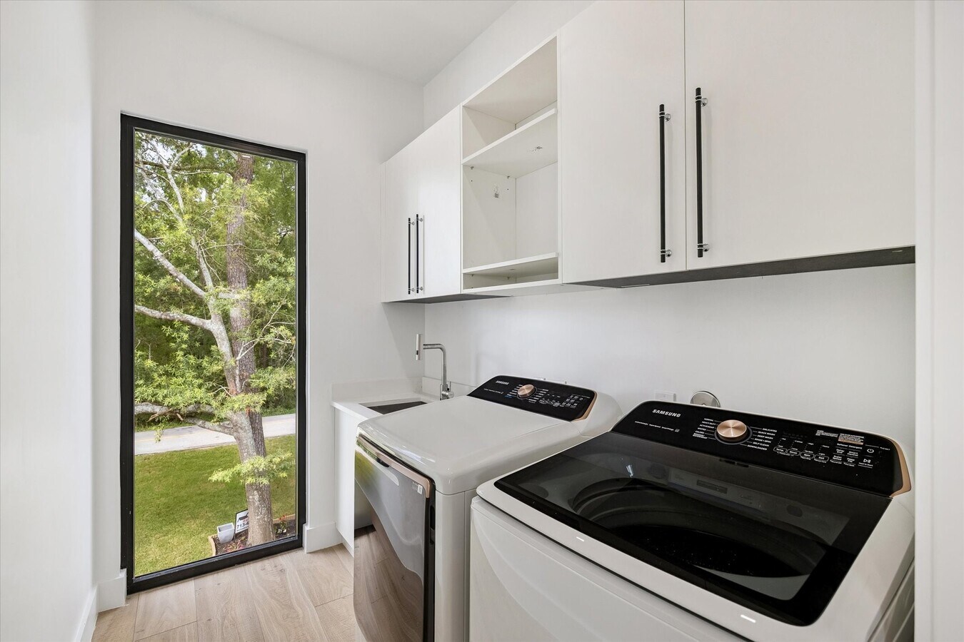 Photo - 407 Brook Hollow Dr