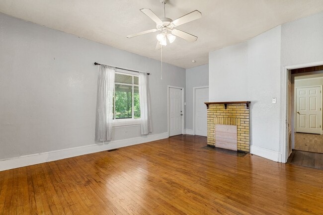 Photo - 902 Pickens St