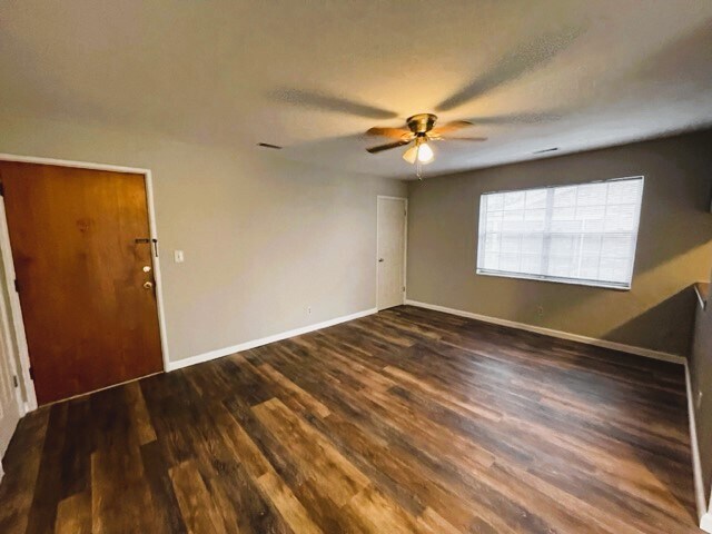 Photo - Express Apartments