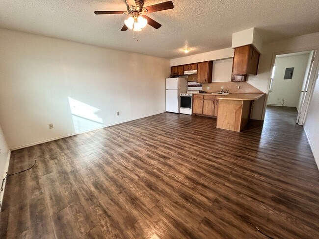 Photo - 4618 Erskine St Unidad A