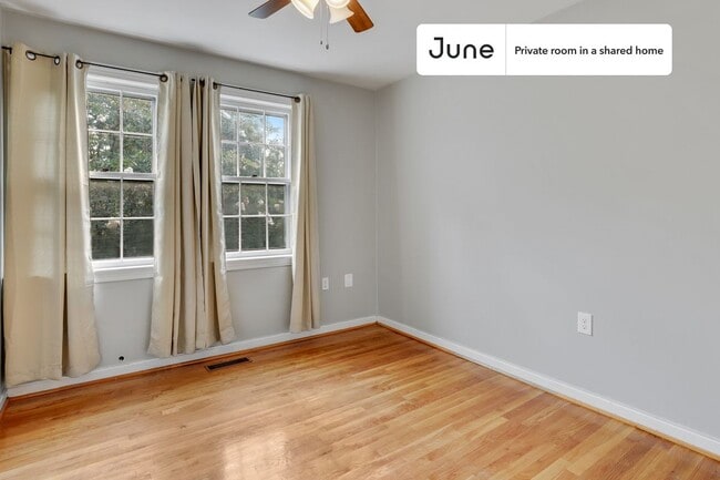 Photo - Room in Shared 7 bed/4 bath home Unidad E