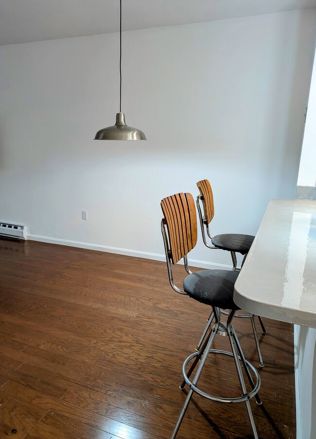 Large island in kitchen - 35 Brickyard Rd Unit #33