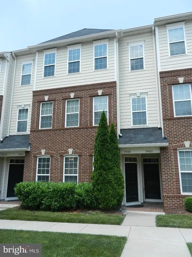 Photo - 19428 Newton Pass Sq Townhome