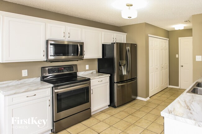 Photo - 15498 Border Dr