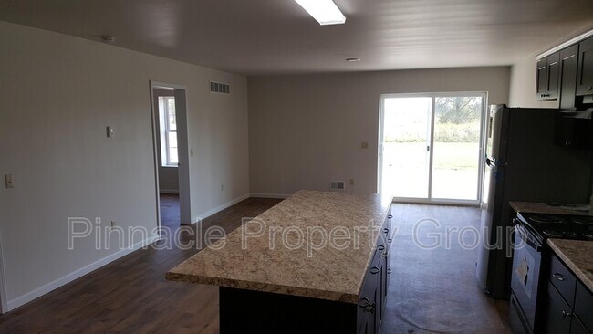 Photo - 7201 Maple Valley Rd