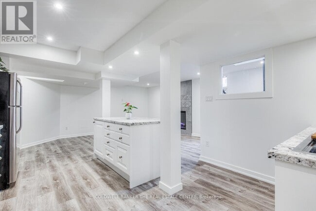 Photo - 562 Winette Rd