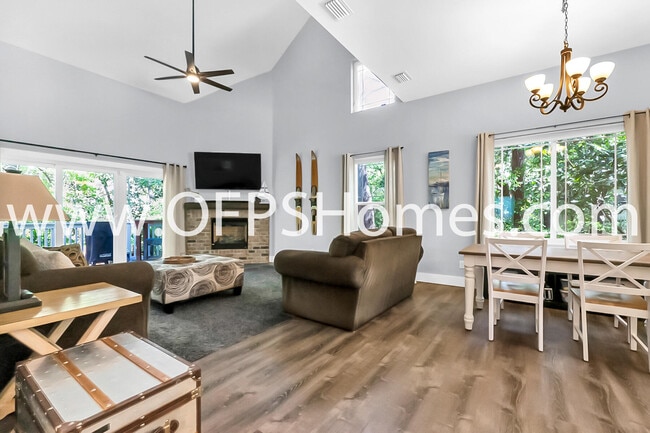 Photo - 712 Cypress Dr