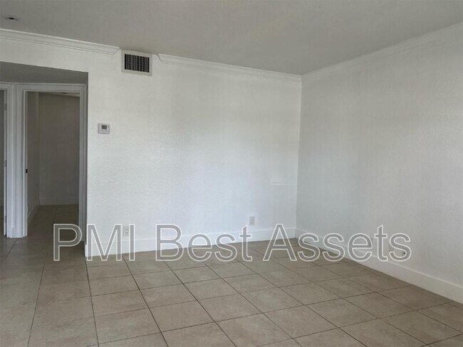 Photo - 110 SE 2nd St Unit Apt 103