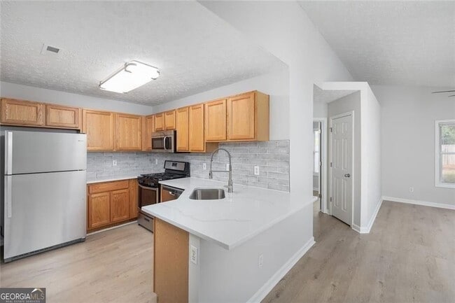 Photo - 211 Daventry Way