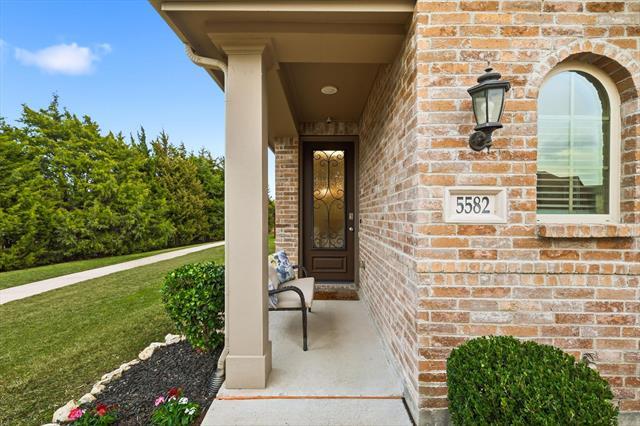 Photo - 5582 Yarborough Dr