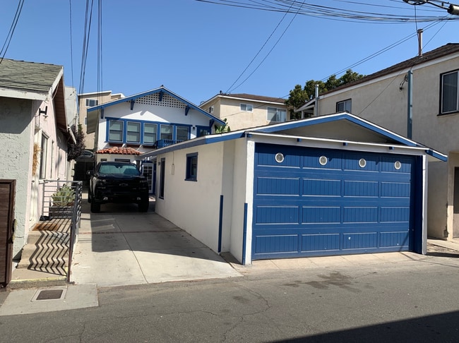 Building Photo - 721 Manhattan Ave Unit 724 Palm Ave