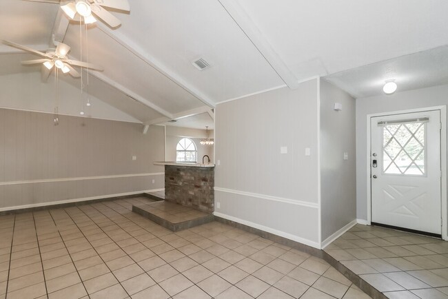 Building Photo - 23127 Briarcreek Blvd Rental