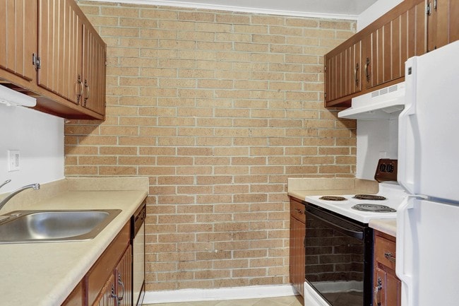 Photo - Crimson King Estates