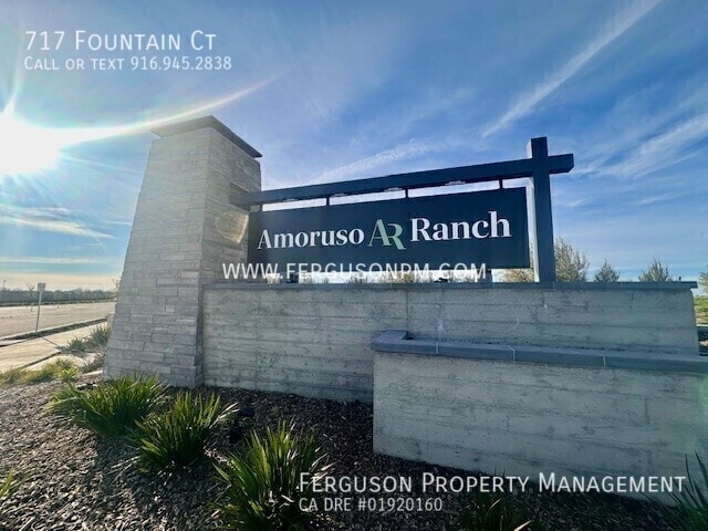 Photo - 717 Fountain Ct