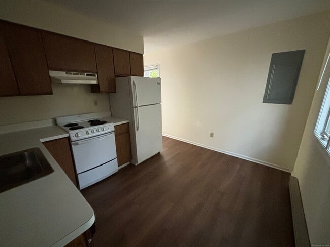 Photo - 26 Fairfield Ave Unidad 8B