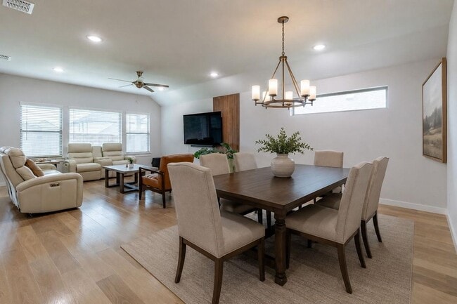 Photo - 2122 Mossfield Ln