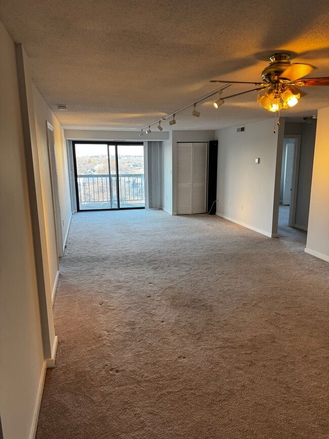 Photo - Bright & Spacious Condo in North Medford