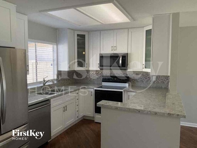 Photo - 235 N 22nd Pl