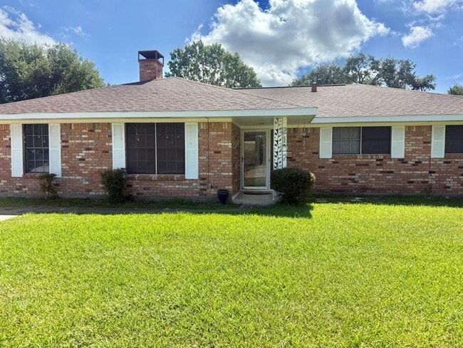 Building Photo - 2107 Old Alvin Rd Rental
