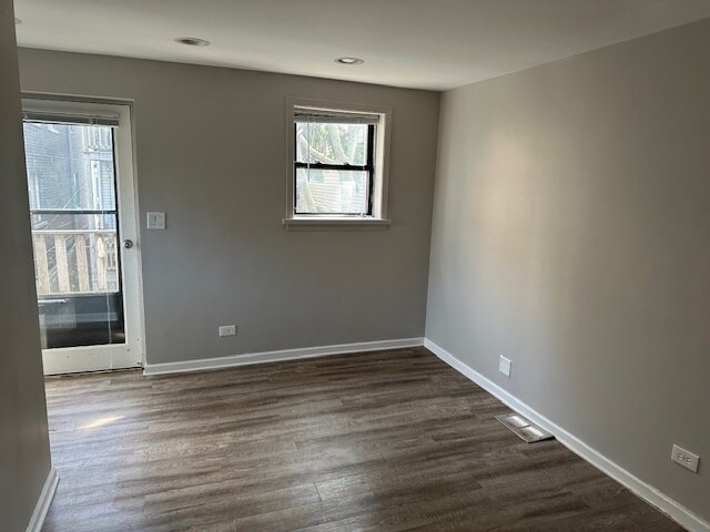 Photo - 2322 W Belmont Ave Unit CH