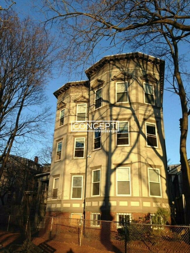 Photo - 1000 Memorial Dr Unit 2B