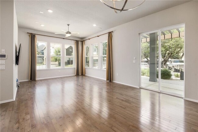 Photo - 10303 Oldham Cv