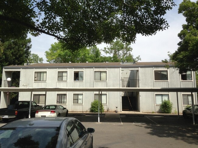 Photo - 3040 Bell St