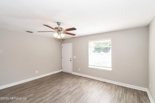 Photo - 1533 Raven Dr S House