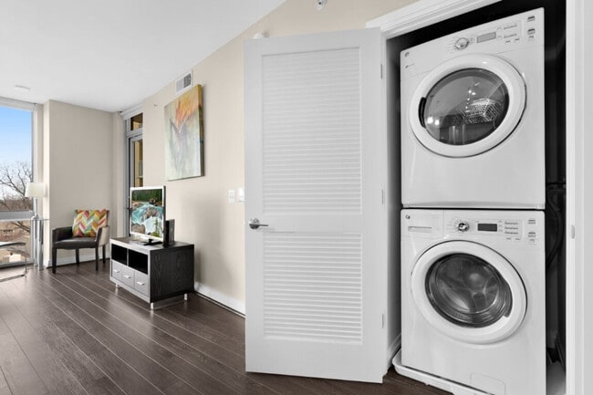 Photo - 3718 Midtown Dr Unit ID1351201P