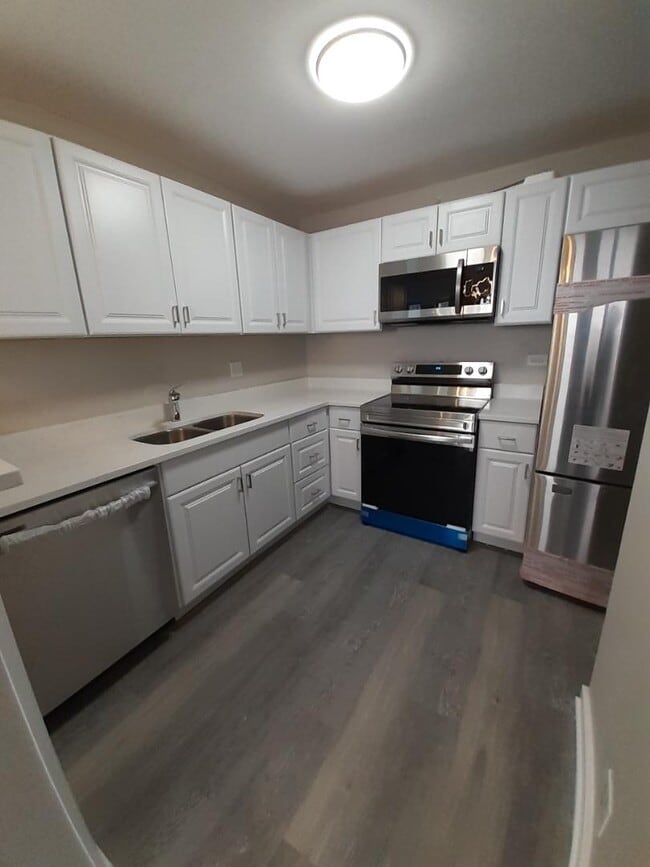 Photo - 5100 N Marine Dr Condo