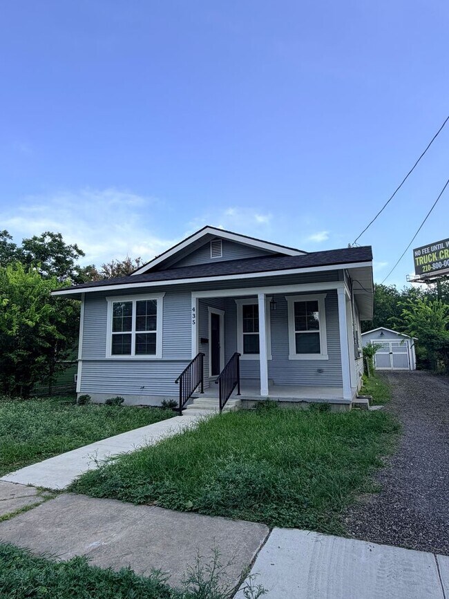Photo - Beautiful 2/1 Home Available for Immediate Move In!