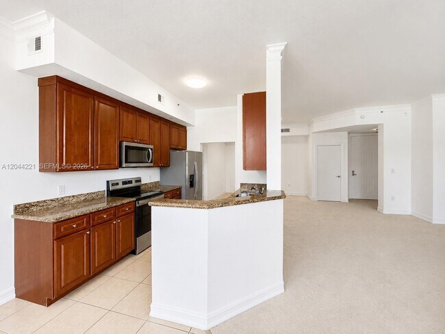 3001 NE 185th St Unit 515