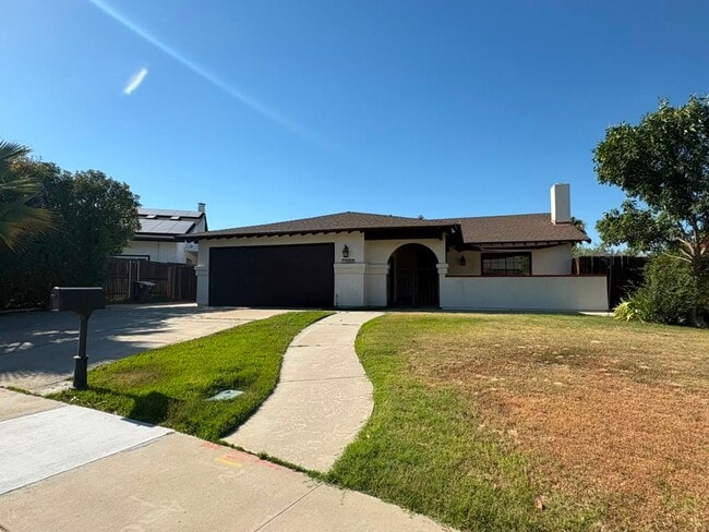 Building Photo - Spacious single family home in Bakersfield - Schedule your tour now!